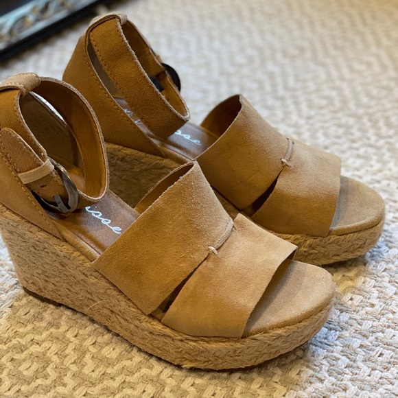 Made in BRAZIL as 9 leather/suede wedge - Picture 3 of 4